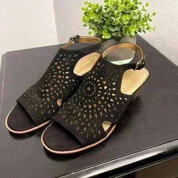Anne Klein Genevieve Black Sandal Open Toe Buckle Size 10 - Picture 1 of 9